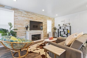 智能電視、書籍