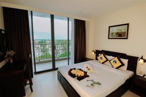 Deluxe Suite | Desk, free WiFi - Cuu Long Hotel (My Tho)