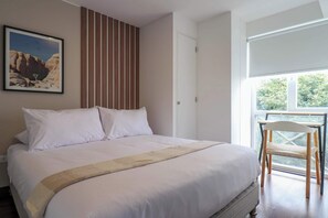 1 habitación, tabla de planchar con plancha, wifi y ropa de cama