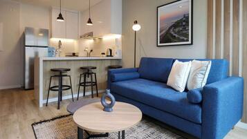 Een televisie en een kantoor