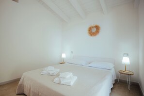 2 bedrooms, free WiFi, bed sheets - Stunning Panoramic Attic, Pool and View over the Is Arenas Biancas Dunes (Sardegna)