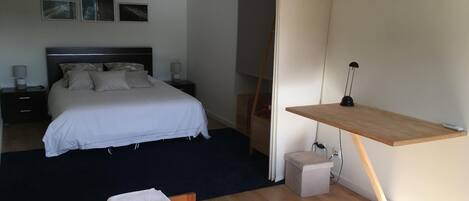 1 bedroom, desk, iron/ironing board, free WiFi