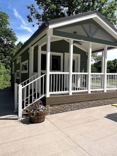 This house is a 2 bedroom(s), 1 bathrooms, located in London, KY.