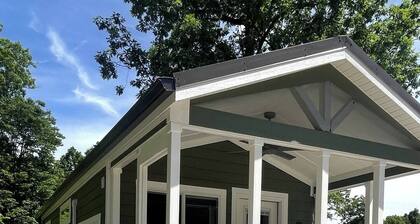 This house is a 2 bedroom(s), 1 bathrooms, located in London, KY.