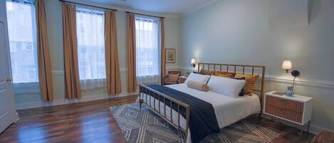 2 Schlafzimmer, Schreibtisch, kostenloses WLAN, BettwÀsche