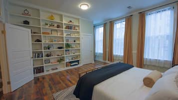 2 bedrooms, desk, free WiFi, bed sheets
