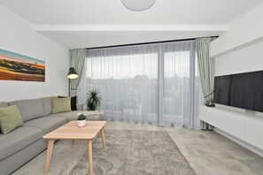 Căn hộ, bếp, quang cảnh sông | Khu phòng khách | Sàn nhà có sưởi 