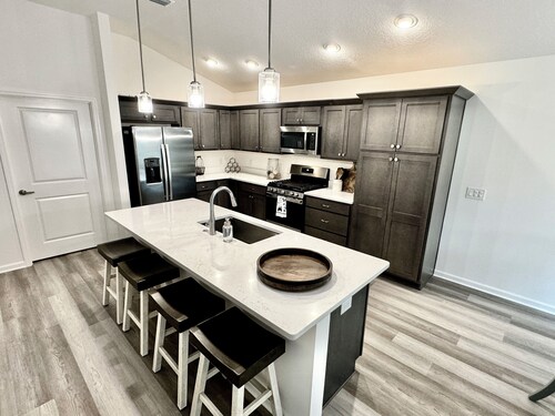 5 O`Clock Somewhere - 3/2 w/ Golf Cart in The Village of Lake Denham