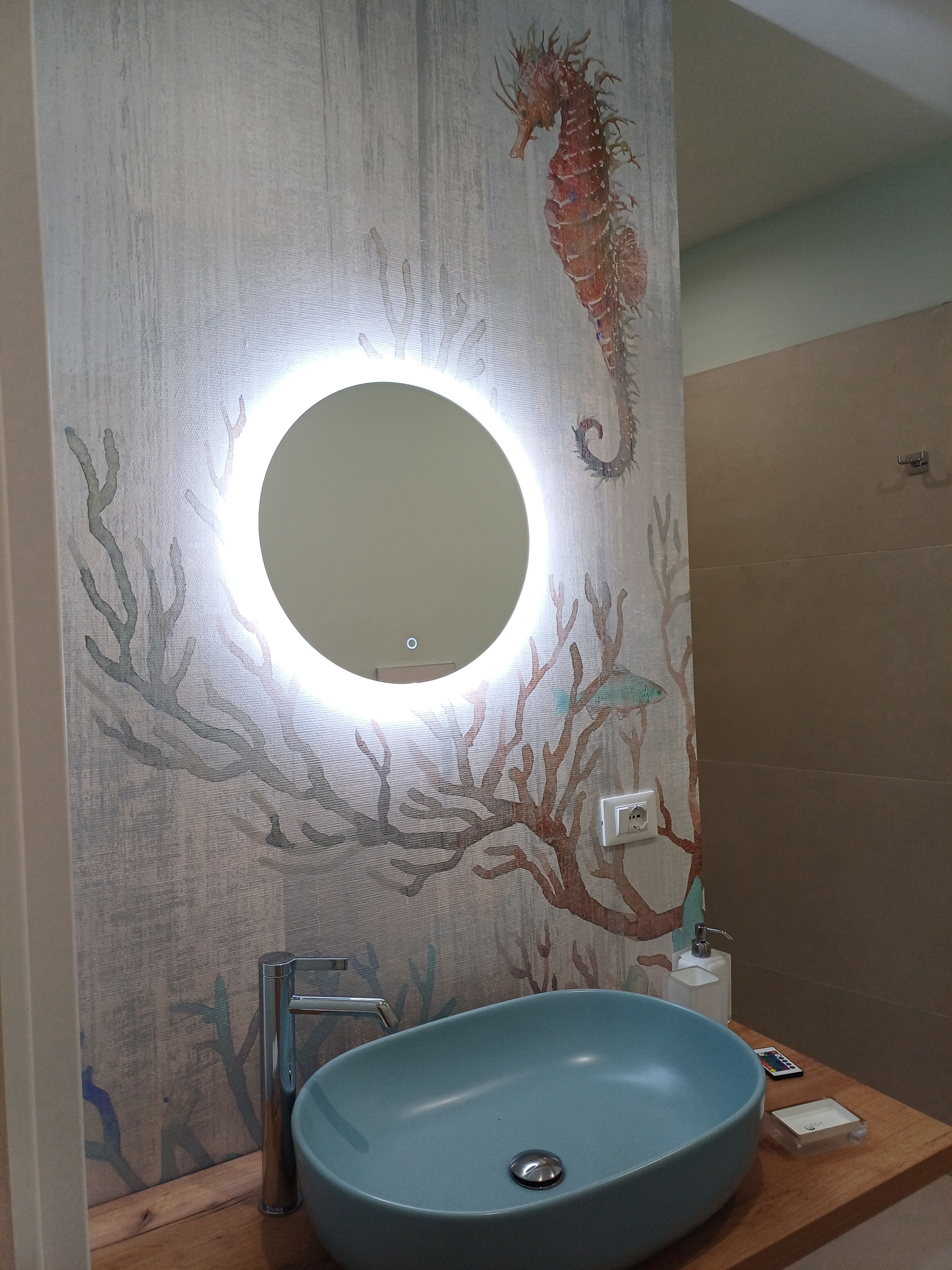 Photo - Difronte Palatina Chapel