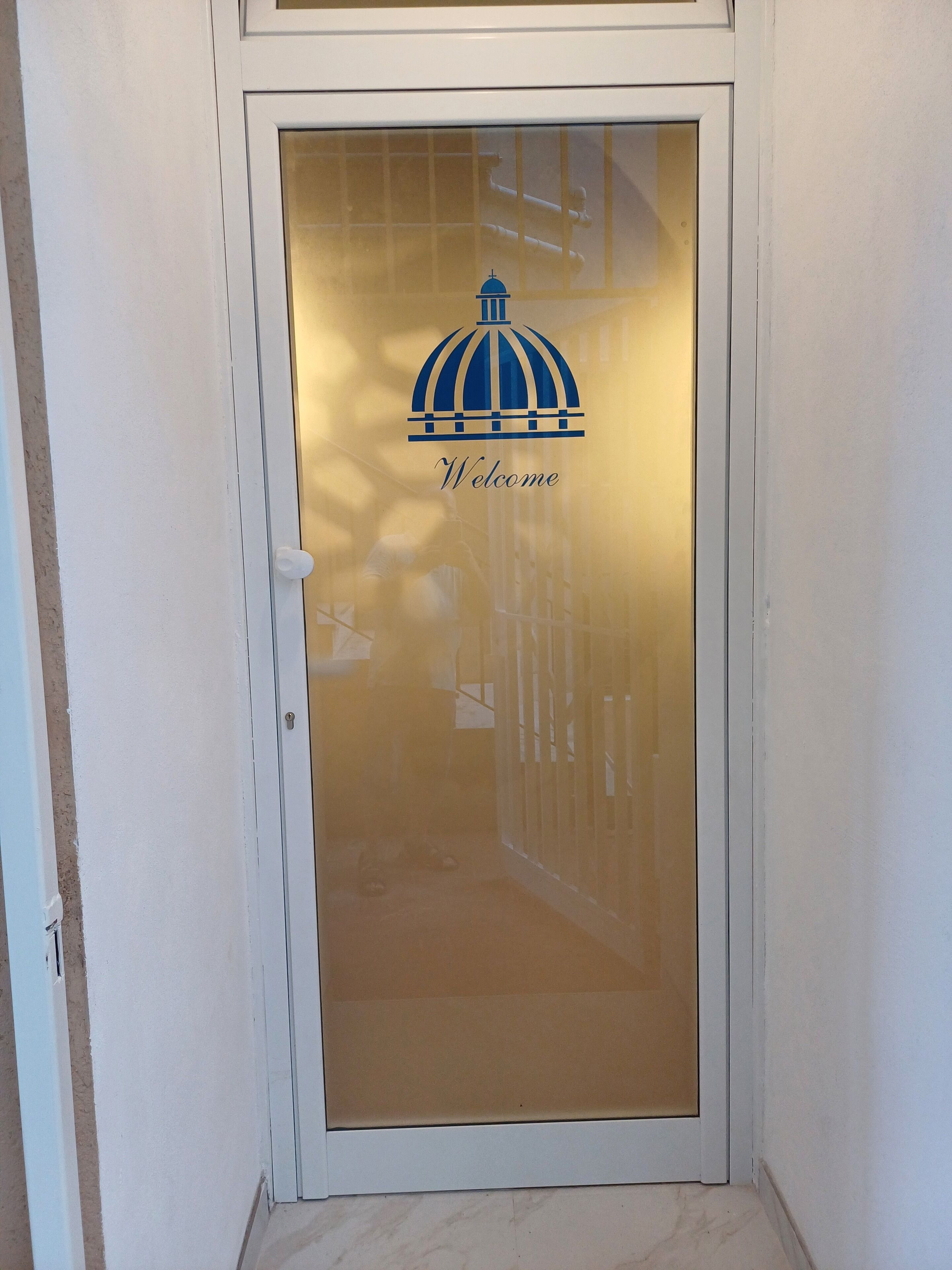 Photo - Difronte Palatina Chapel