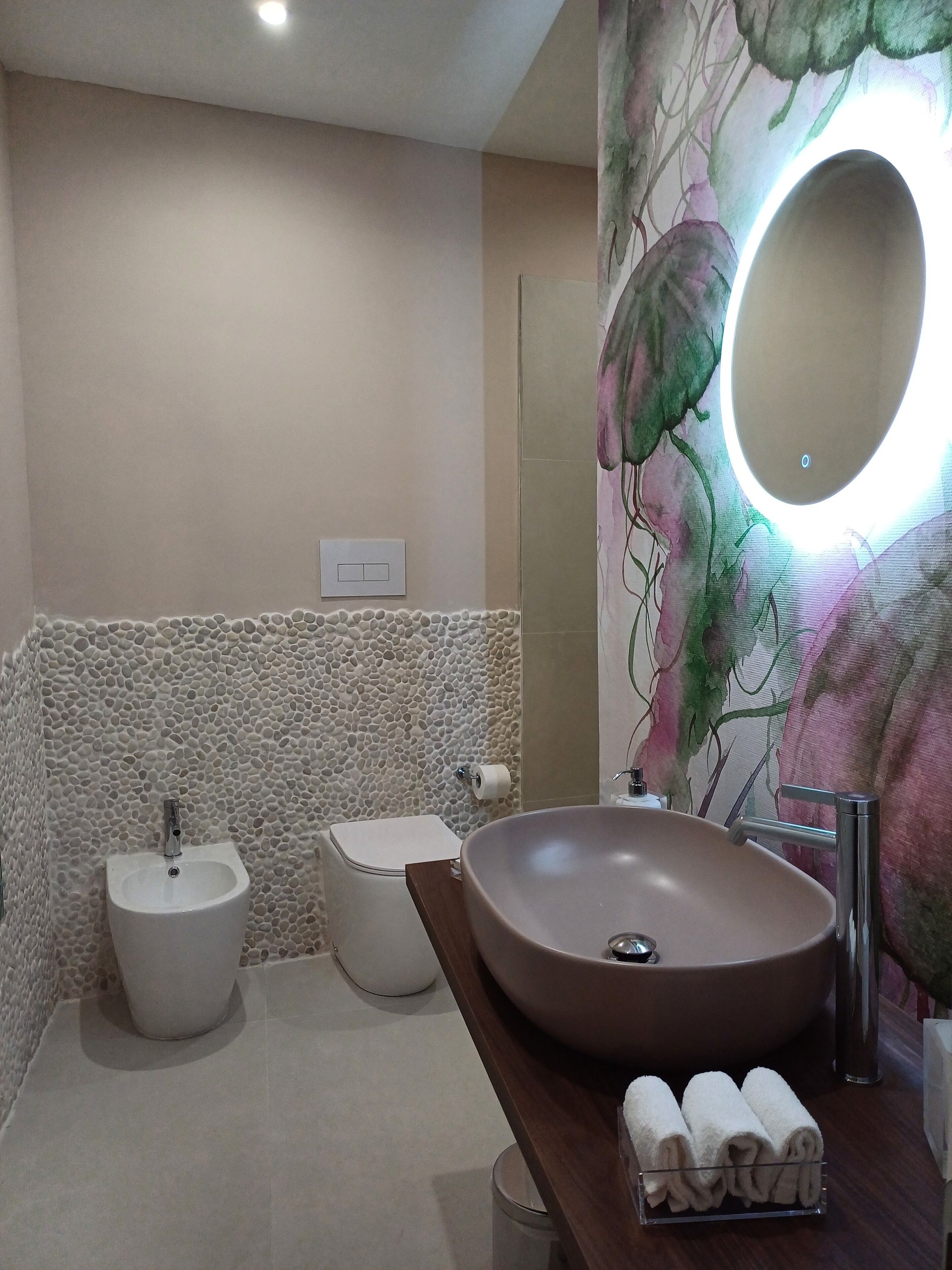 Photo - Difronte Palatina Chapel