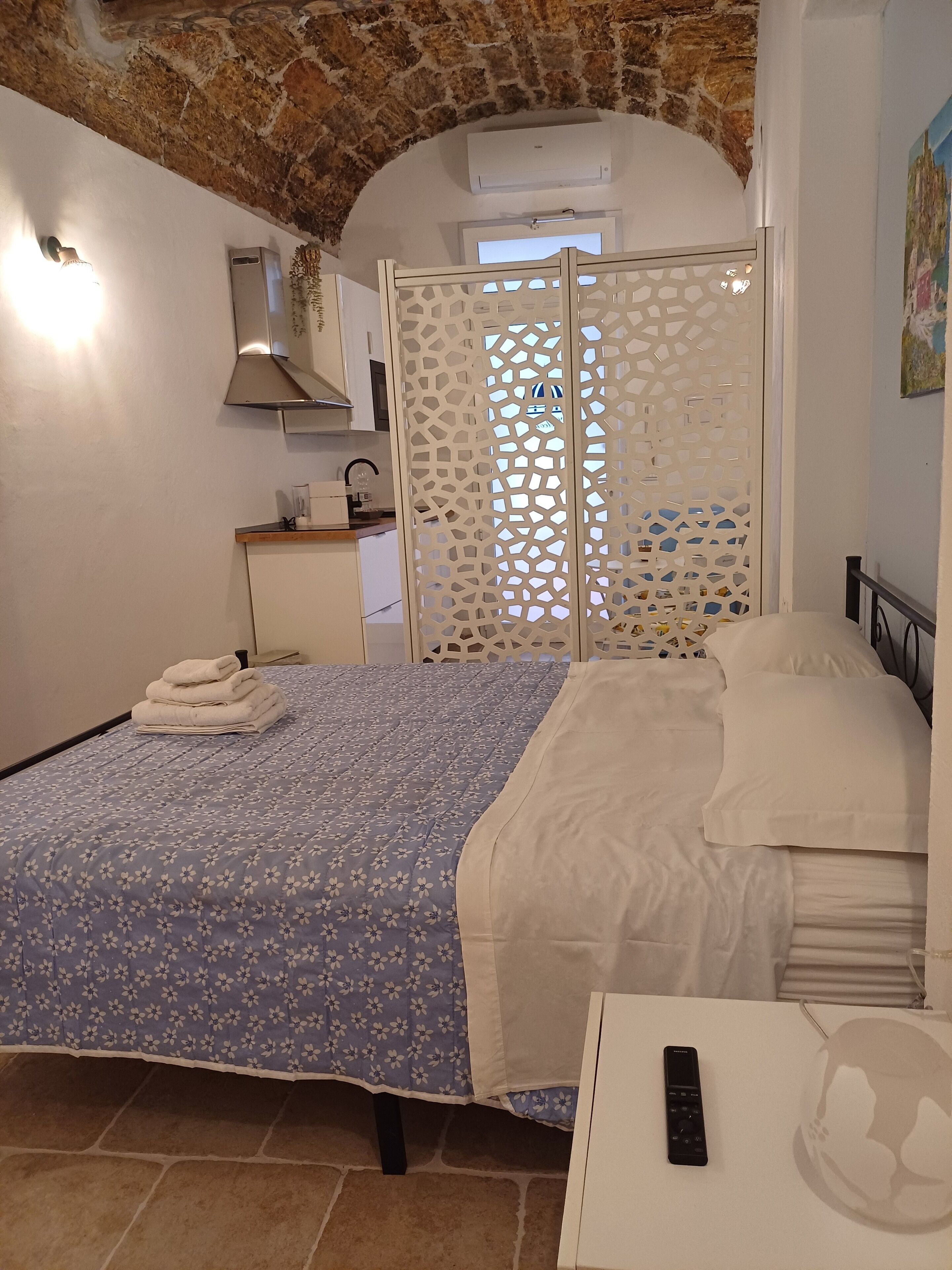 Photo - Difronte Palatina Chapel