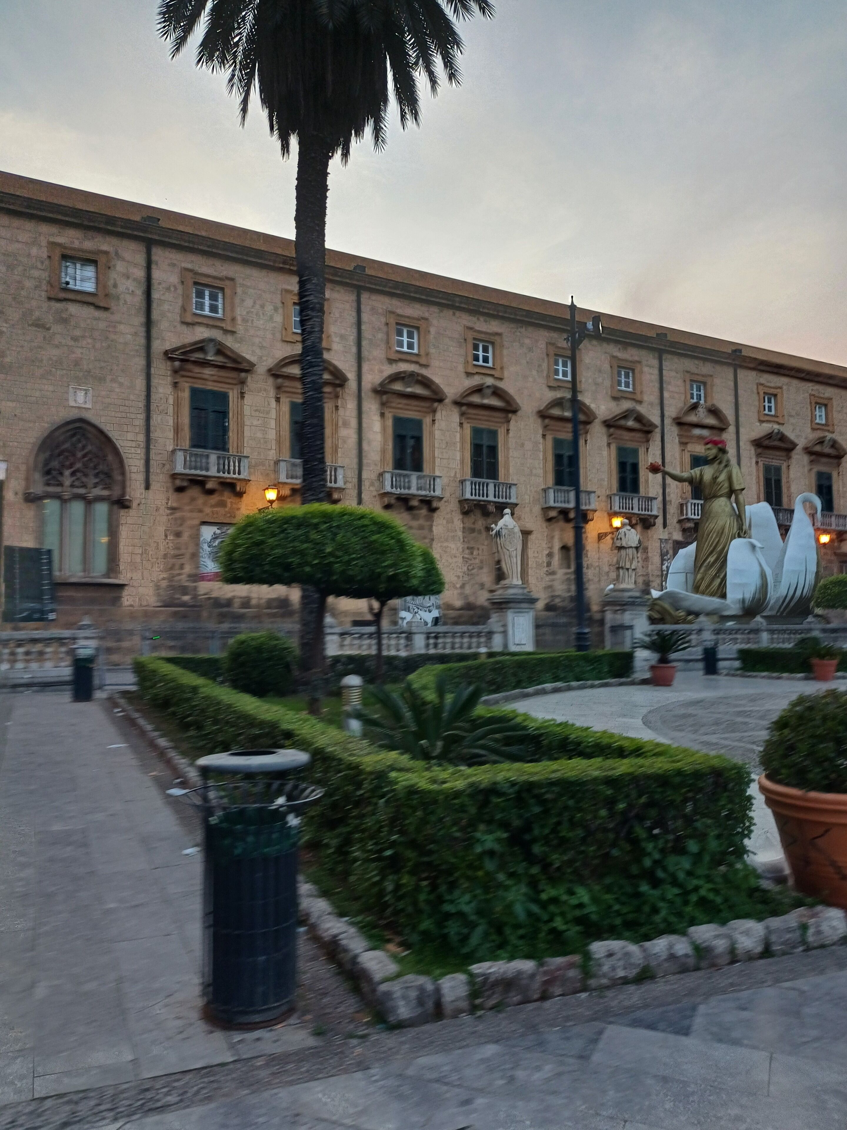 Photo - Difronte Palatina Chapel