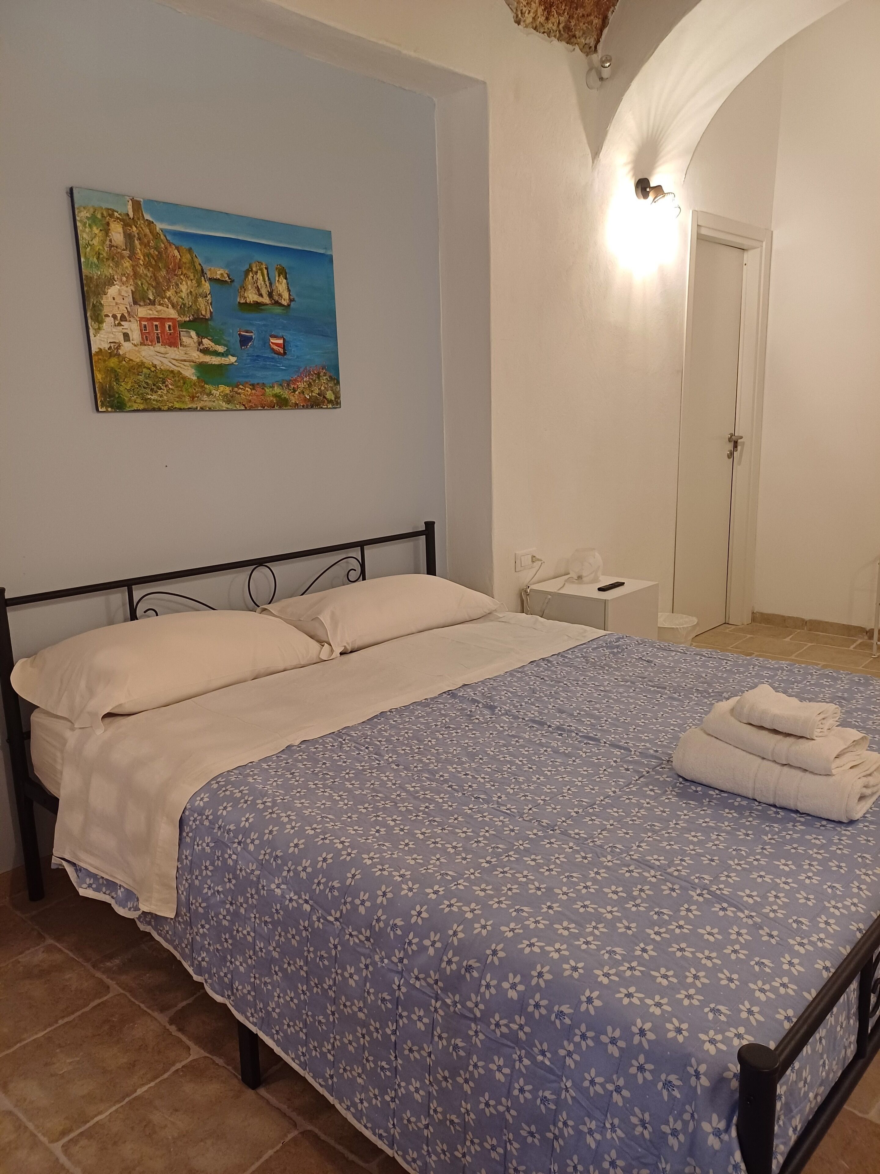 Photo - Difronte Palatina Chapel