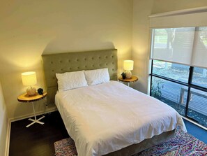 4 bedrooms, iron/ironing board, bed sheets - Nulla's - Long Beach (Robe)