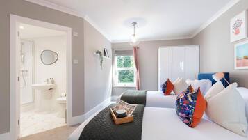 Huis, terras | 5 slaapkamers, individueel gedecoreerd, individueel gemeubileerd