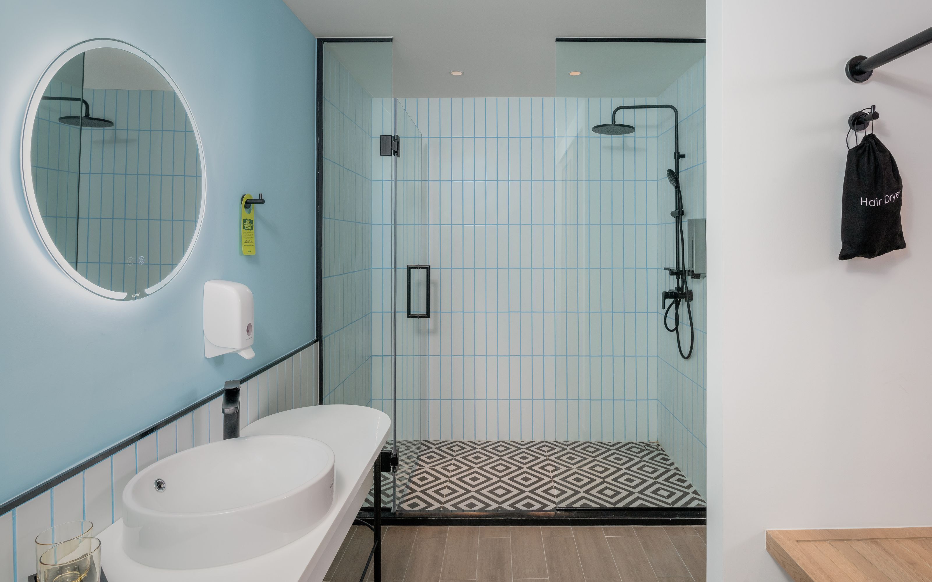 Photo - Lub d Bangkok Chinatown - Steps from Sam Yod MRT Station