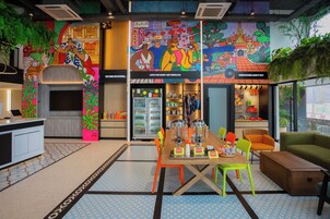 Lobby lounge