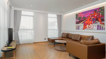 The Upgrade - Deluxe Studio | In-room safe, blackout curtains, free WiFi, bed sheets