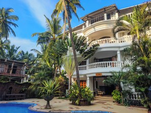 Front of property - Olive Hotel Alidia Beach Resort by Embassy Group (Baga)