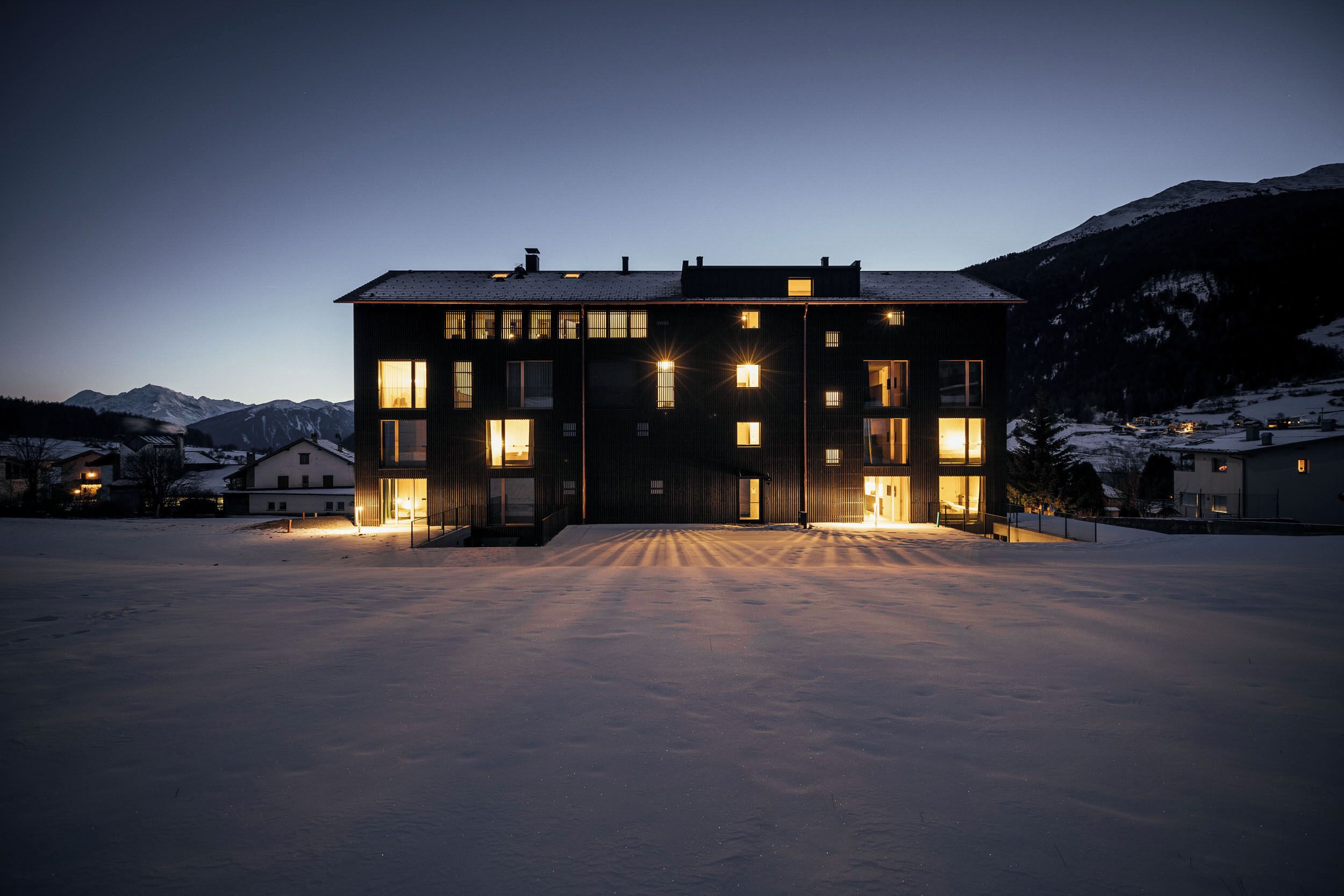 المنشأة من الخارج