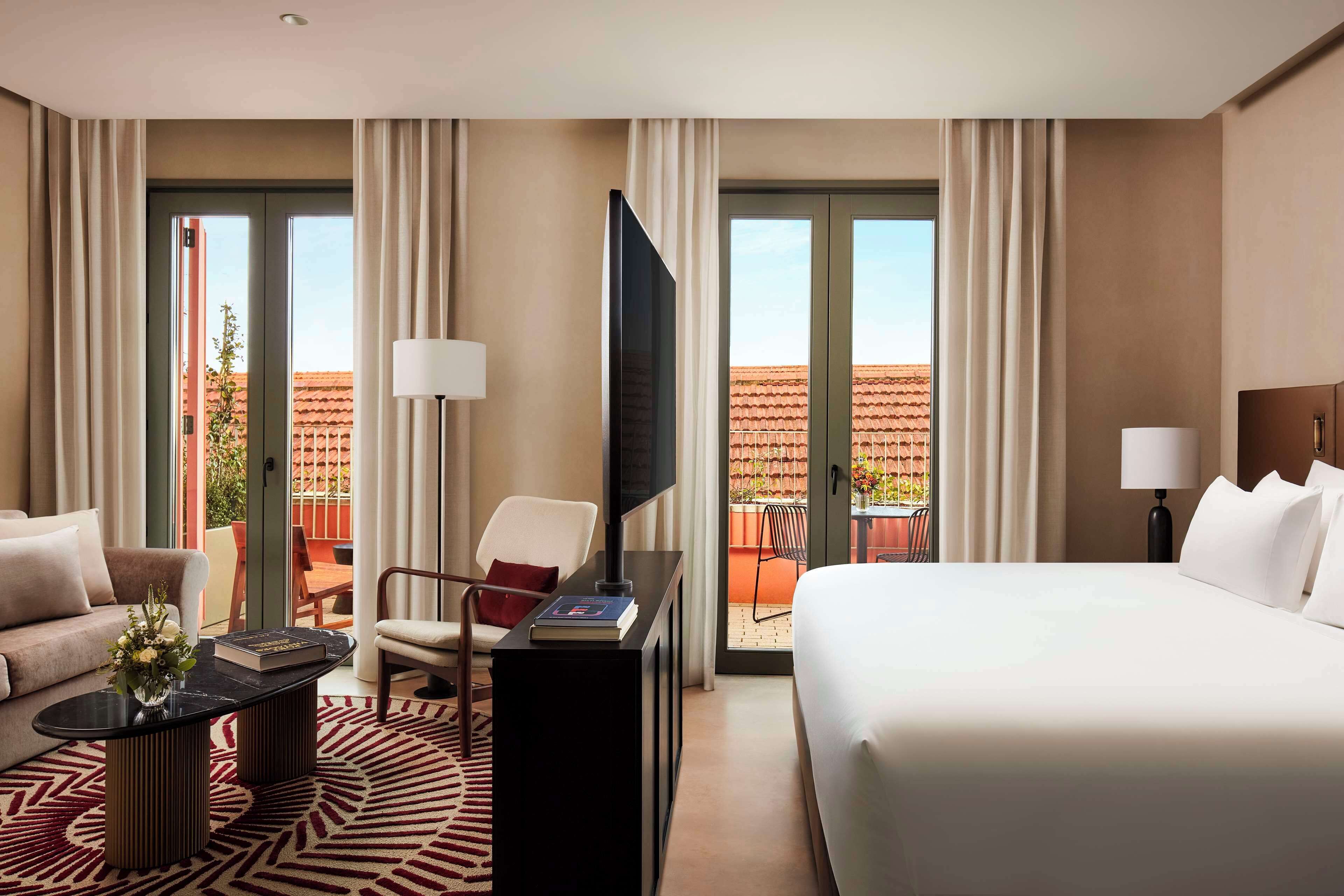 迷你吧、客房內保險箱、遮光布/窗簾、隔音