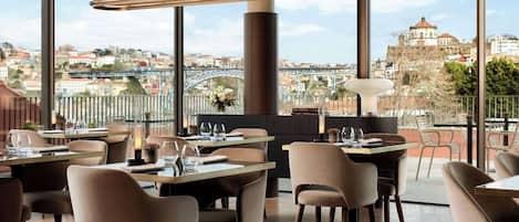 Dagelijks ontbijtbuffet (EUR 25 per persoon)