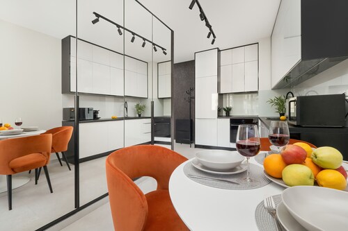 Luxury Lodz Studio by Renters Prestige