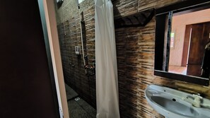 Deluxe tweepersoonskamer | Badkamer