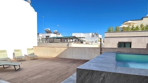 Outdoor pool - Feelathome O'Donnell Apartments (Seville)