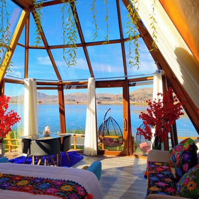 Hotel Flotante Suite en medio de la Naturaleza Lago Titicaca Puno - Perú