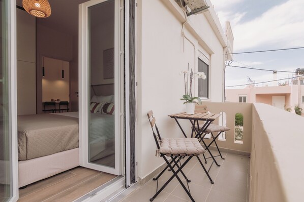 Balcony - Cozy Living Apartments (Chania)