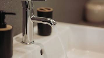 Chậu rửa trong phòng tắm