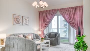 Comfort Apartment, City View | Living area