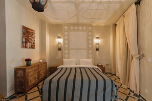 Luxury Double Room | Blackout drapes, soundproofing, free WiFi - Riad Senja (Marrakech)