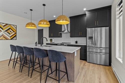 NEW Golfers Dream Modern Patio King Bed