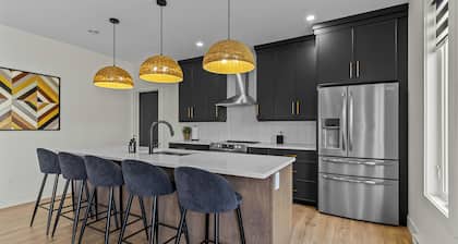 NEW Golfers Dream Modern Patio King Bed