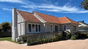 Exterior - Close to Trade Central Mall, 3 Bedrooms, Sleeps 6, Wheelchair friendly (Rotorua)