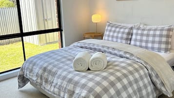 2 quartos, ferros/tábuas de passar roupa, Wi-Fi, roupa de cama