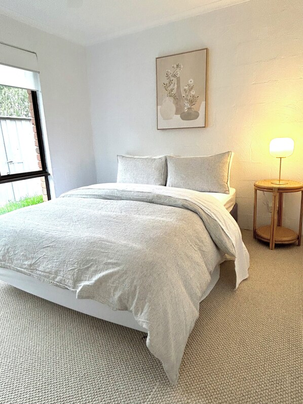 2 chambres, fer et planche à repasser, Wi-Fi, draps fournis