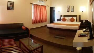 Deluxe Double Room | Free WiFi, bed sheets