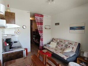 TV - Charming studio 4 pers, mountain view, parking (Montgenèvre)