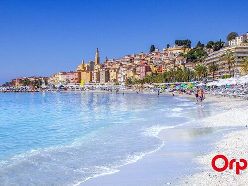 Renovated studio with terrace, air conditioning and parking in Menton