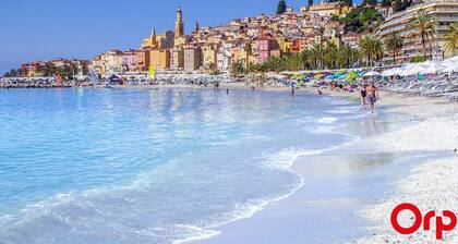 Renovated studio with terrace, air conditioning and parking in Menton