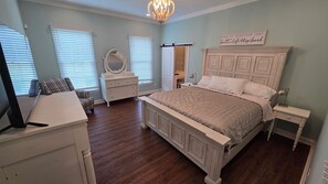 5 habitaciones, tabla de planchar con plancha y wifi gratis 