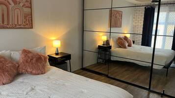 1 bedroom, desk, iron/ironing board, free WiFi