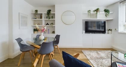 The Earl's Court Hideaway - Warm 3bdr House