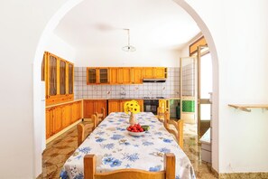 Dining - 4100 Sisters' House by Barbarhouse (Taviano)