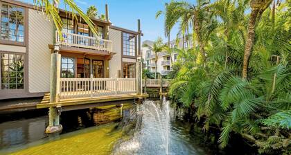 NCV C4 Beautiful beachfront cottage, all new furnishings w/ Stunning Ocean views