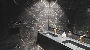 Appartement Luxe, 2 chambres, non-fumeur, vue ville | Salle de bain